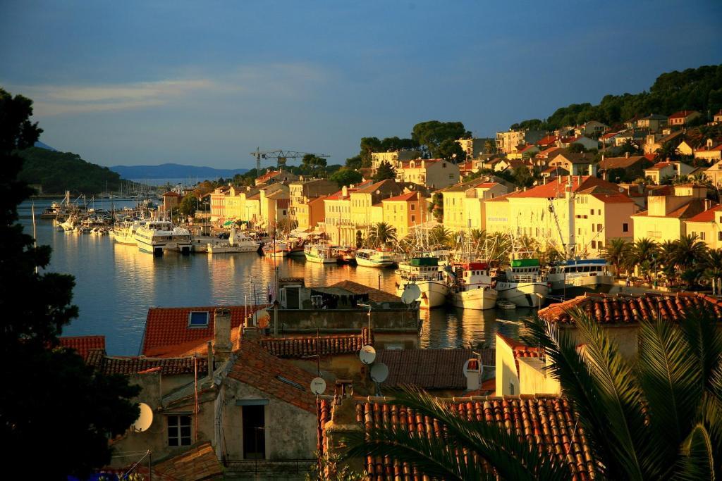 Apartments Katja Mali Lošinj Exterior foto